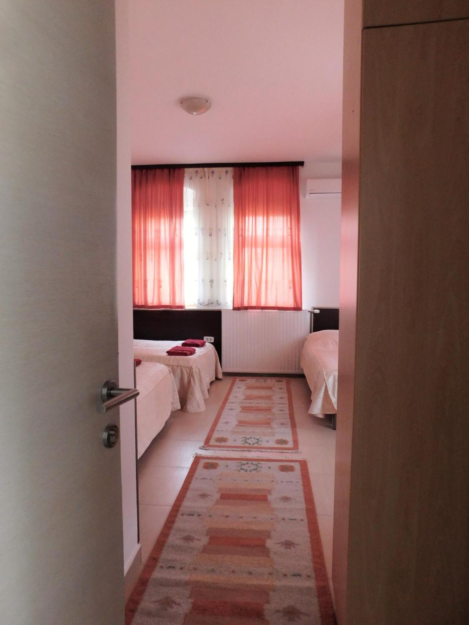 Apartments Villa Kobilj Баня-Лука Номер фото